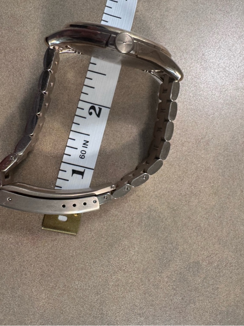 Shinola Vinton Watch with White Dial and yellow gold stainless steel bracelet - Picture 4 of 5
